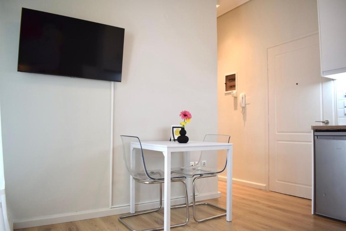 Kapa Central Apartment Каламата Екстер'єр фото